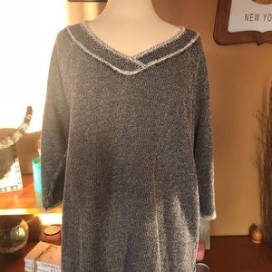 V-neck Blk/Wht Long Sleeve